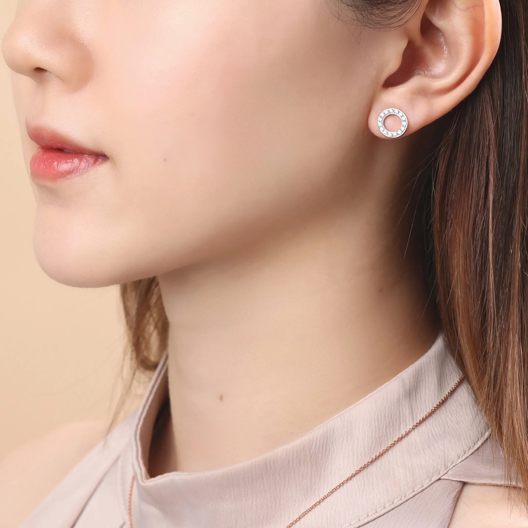 CLASSY PERFECT CIRCLE DIAMOND EARRINGS