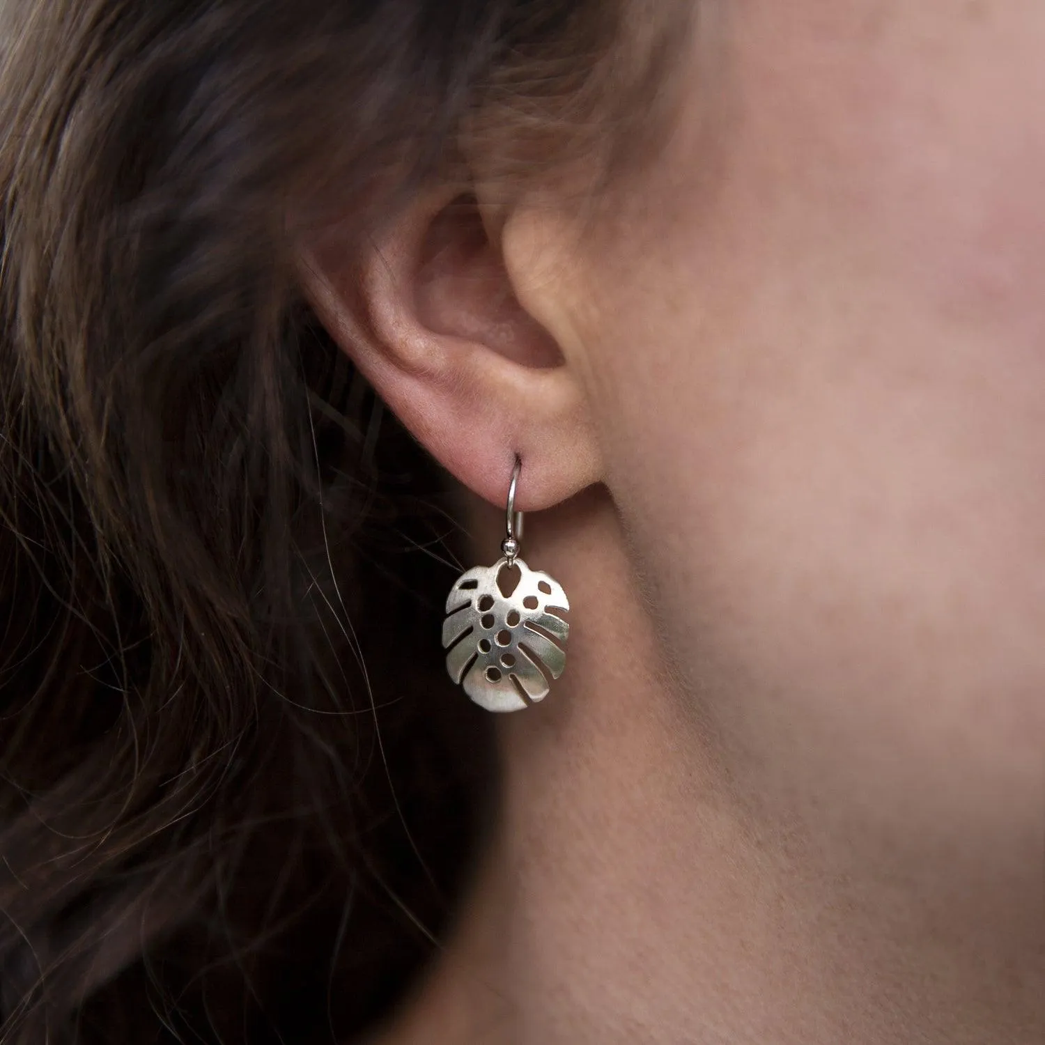 Monstera leaf earrings - small
