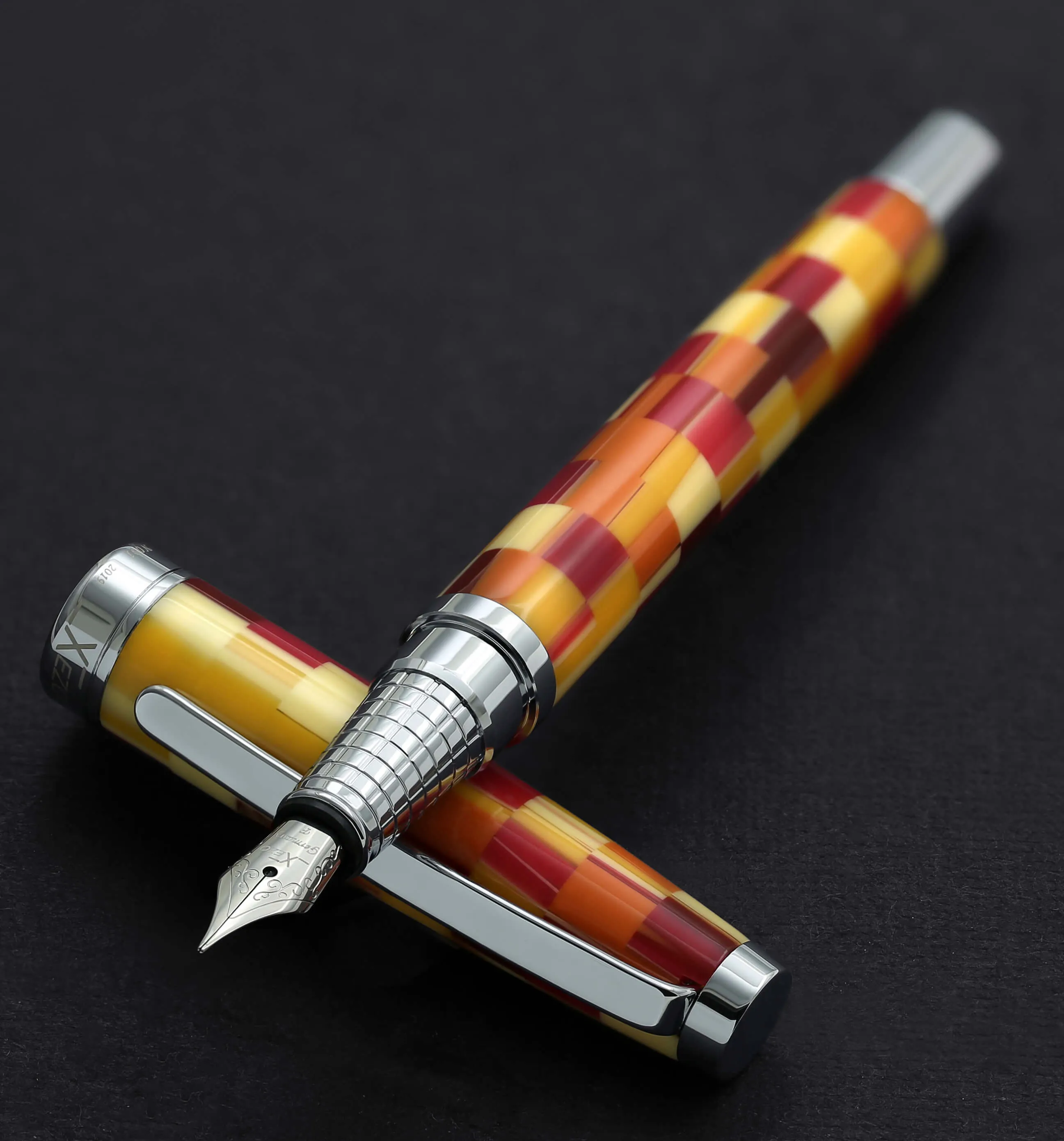 Urbanite I Acrylic & Brass Fountain Pen (Fine Nib) - Retro Red