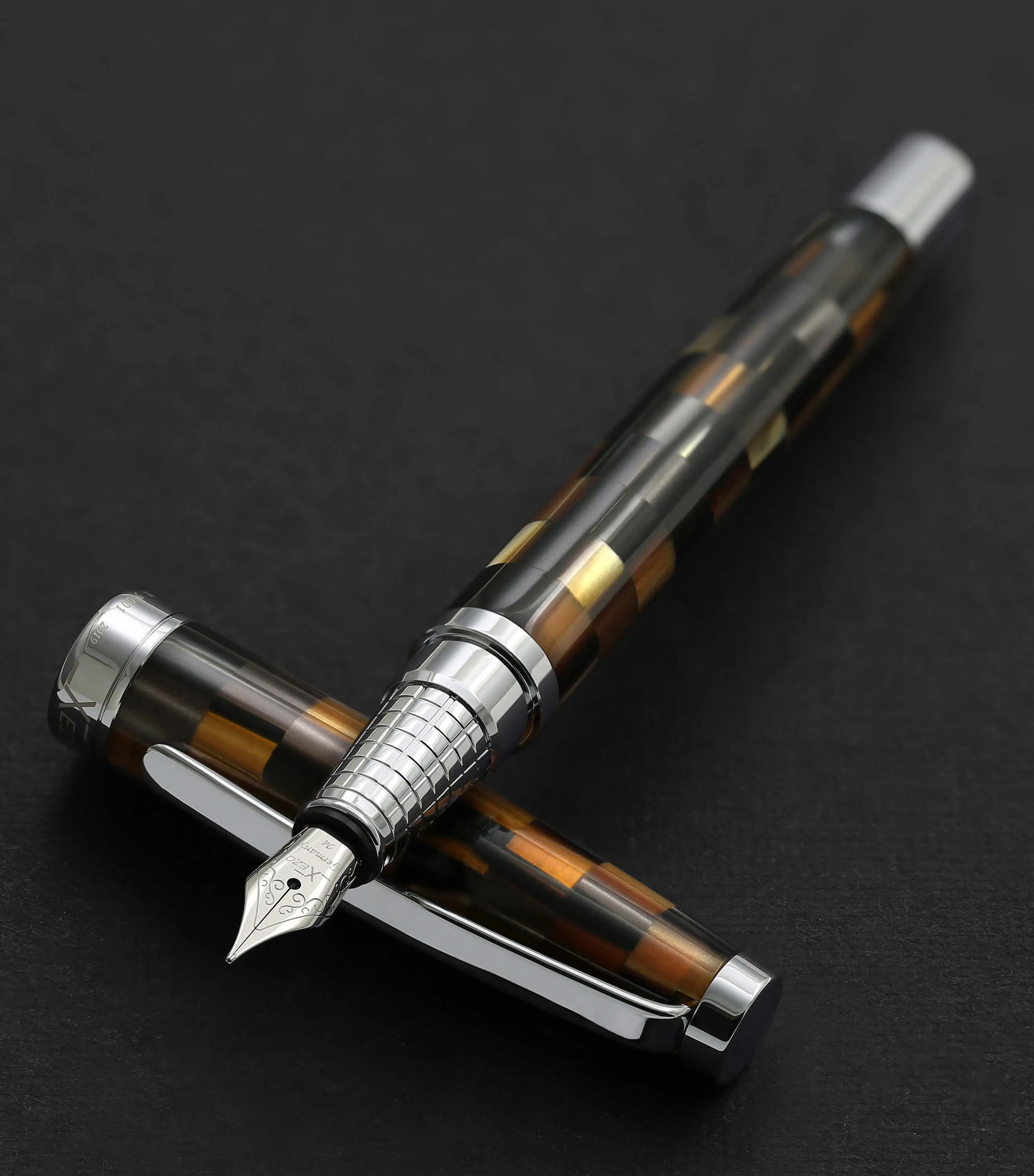 Urbanite I Acrylic & Brass Fountain Pen (Medium Nib) - Woody Brown